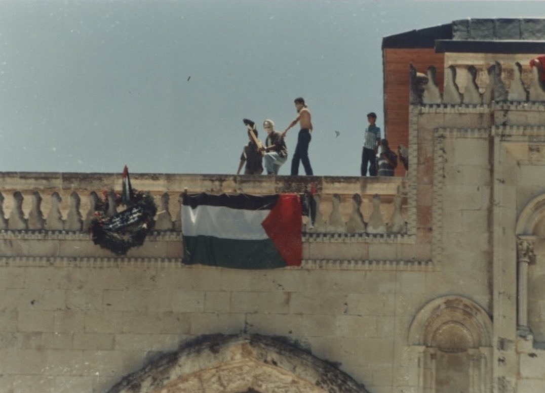 vampl0vrrr's tweet photo. al aqsa, 1989. https://t.co/aha4QgpgYJ