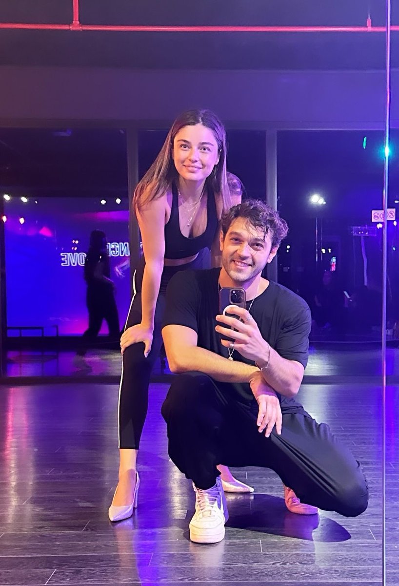 dizianaIiz's tweet photo. Ayça Ayşin Turan ve Furkan Andıç, yeni bir proje için yıllar sonra bir araya geldi. https://t.co/KFBH68sQBS