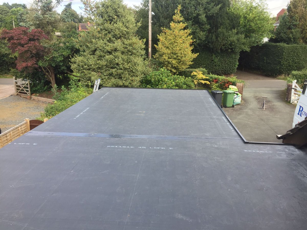 Roweaverdevelop's tweet image. From home extensions to garages, we ensure quality that lasts. 🛠️ Protect your property today! Check out our flat roofing services at buff.ly/3KXs3Nx. #FlatRoofing #HomeMaintenance buff.ly/3KXG0Lq