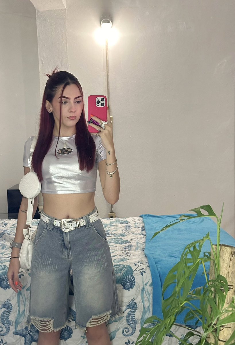 vxnicolee's tweet photo. las he subido a todos lados pero idc 🤠 https://t.co/gf5EcArIf6