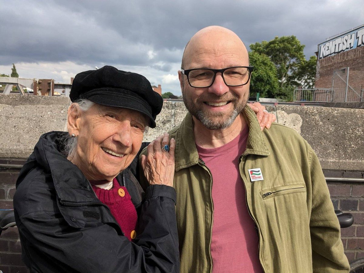 Lovely to be joined by Selma James today on the final push. Selma is such an iconic figure, author, feminist, and social activist, particularly in the movement for the rights of the poor and for carers.
#VoteFeinstein #GeneralElection2024 #IndependentsDay #Camden