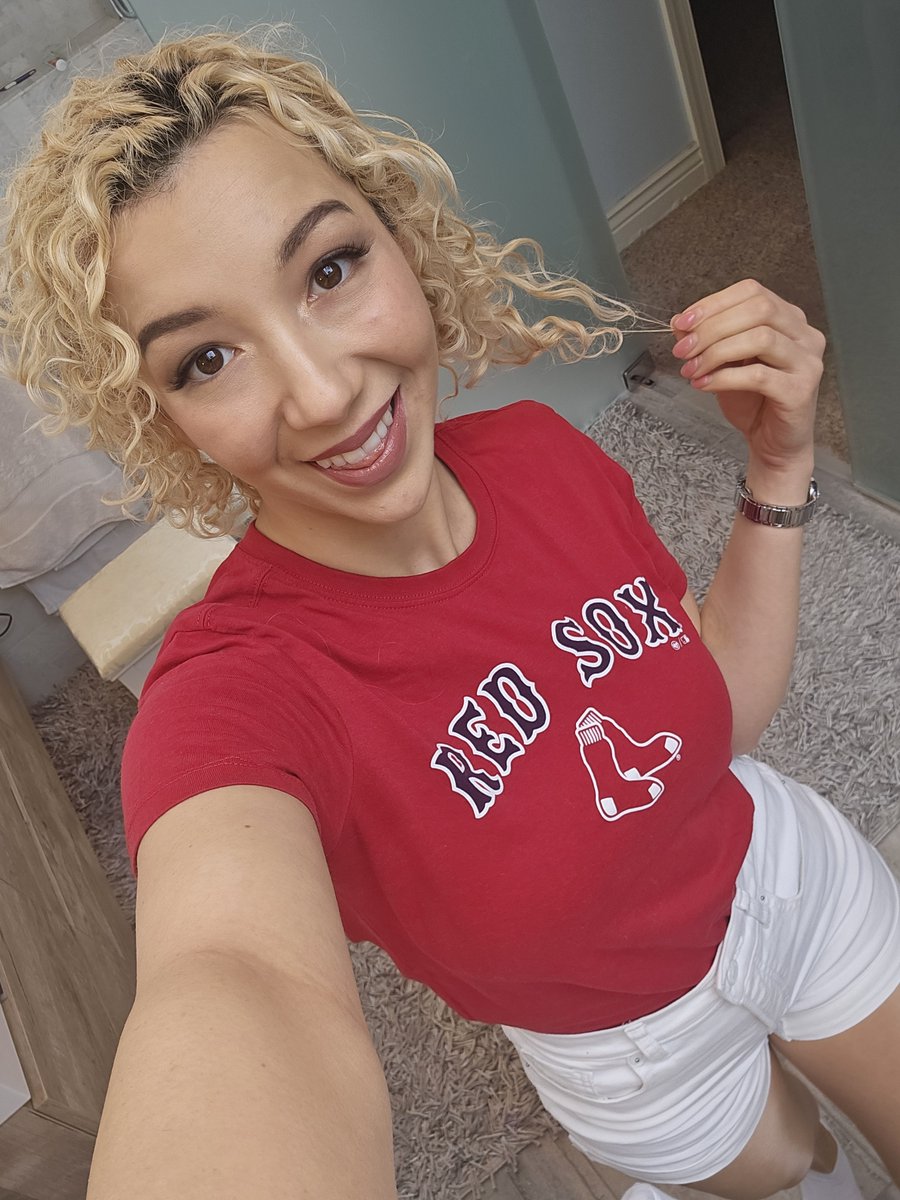 New pics from this American girl are on my OnlyFans! onlyfans.com/alliexheart