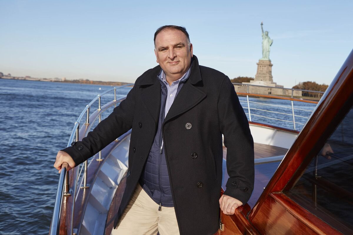 chefjoseandres's tweet photo. Happy 4th of July! As a proud American, I hope you are celebrating with family,  friends…and of course great food! Today is a day for building longer tables…a reminder that what is good for me must be good for you! 🙏🇺🇸🎆 https://t.co/RzFe1bV511