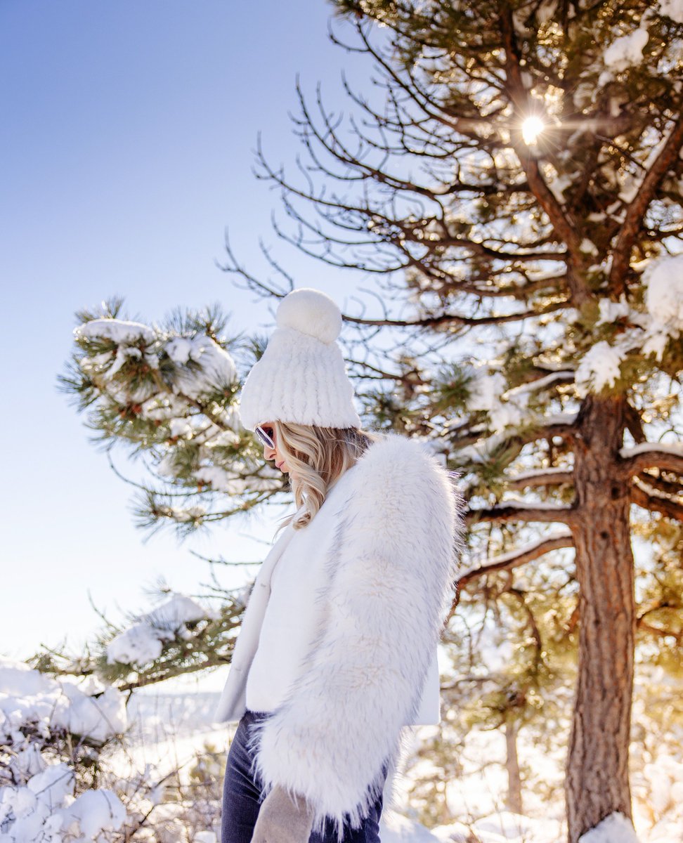 FabulousFurs's tweet photo. Red, White & Blue Hues spotlighted in our Sneak Peek of the Week.
The Countdown is on! Less than a week from the launch of our 2024 Collection. Comment below on the style you are most excited to see
#newarrivals #ootd
#DSFF #DSFabulousFurs #FabulousFurs #FabFurs #FauxFur https://t.co/i6IjtI7xNo