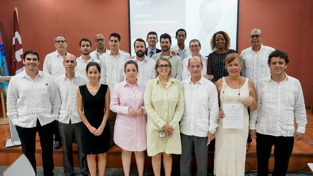 Felicitamos a los nuevos graduados de la II Edición de la Especialidad del Servicio Exterior de <a href="/CubaMINREX/">Cancillería de Cuba</a>.

Sus aportes han sido fundamentales en la aplicación de la ciencia y la innovación en la política exterior de #Cuba.
