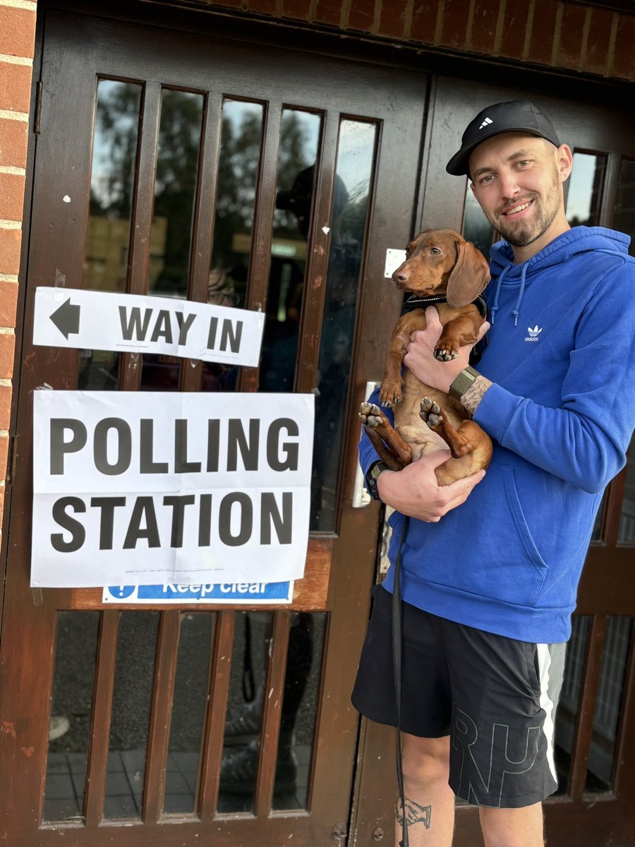 MattiTurner's tweet photo. He’s called Boris after Becker not Johnson😂🙄 #dogsatpollingstations https://t.co/TOMB5ZutHa