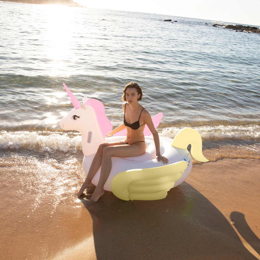 wntd_app's tweet photo. Yes, I would say I'm addicted to @sunnylifeaustralia... 🌴

These inflatables though! Get in the Basket. https://t.co/DaxFE0XptD