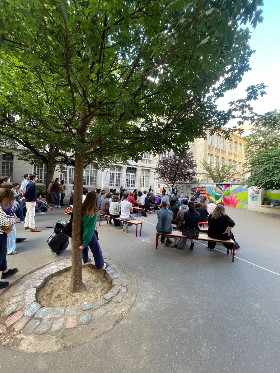 RaphaelleRL's tweet photo. Bientôt l’heure des comptes ! 
@egregoire ✅
@PouriaAmirshahi ✅
Il ne manque plus que @raphkempf pour que Paris Centre envoie 3 députés du #NouveauFrontPopulaire ! 
On continue jusqu’à vendredi 23h59. Puis on reprendra lundi matin, on compte sur vous 💜❤️💚 https://t.co/NTlQzrGt0c