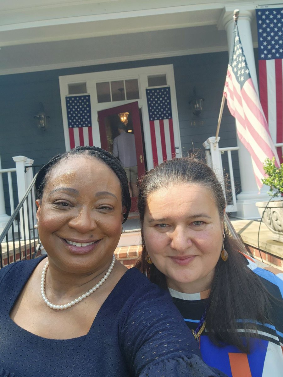 SecretaryofDC's tweet image. Happy 4th of July DC! 🇺🇸🎆

Today, I had a great time walking with the Mayor in the annual 4th of July Parade in the Palisades. I was thrilled to be joined by my staff, and our guest of honor @OMarkarova. Thank you for joining us Ambassador! #WeAreDC #TeamOS