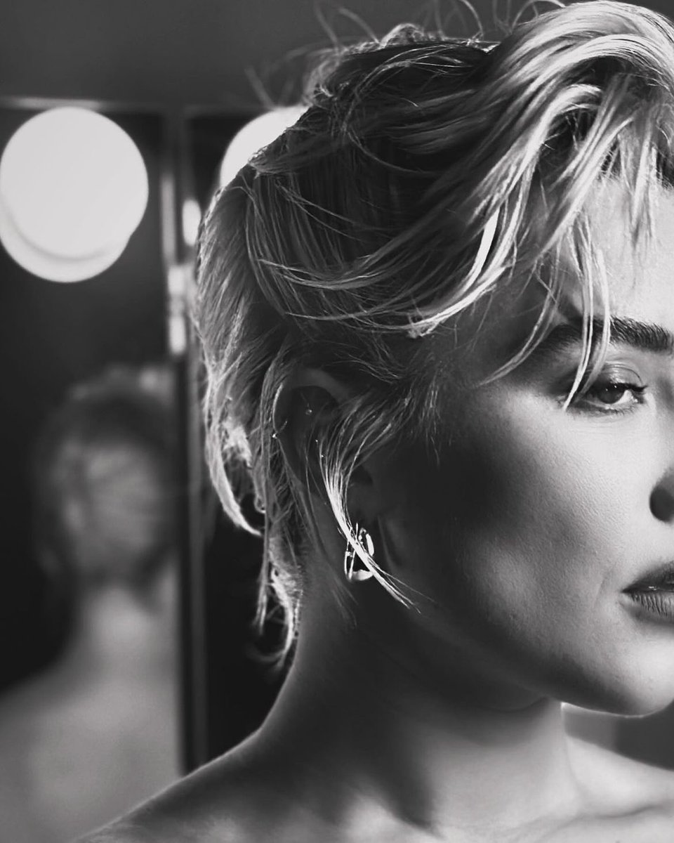 this genre of florence pugh photos ...