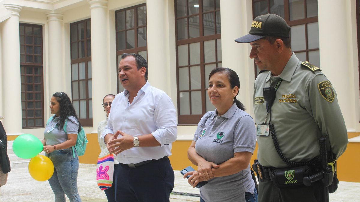 gobiernocaldas1's tweet photo. Trabajamos con el ICBF, la Policía de Infancia y Adolescencia Metropolitana y la Policía de Turismo para atender a 70 niños de Anserma. Brindamos actividades de prevención de violencias, manejo de emociones y desarrollo de habilidades para la vida. #CaldasMásSegura https://t.co/OKjNQUVOz3