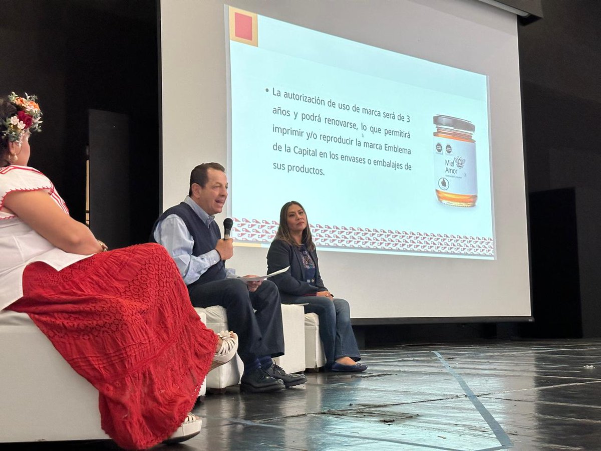 Hoy nuestro Secretario <a href="/FadlalaAkabani/">Fadlala Akabani</a> presentó 
la #MarcaEmblemaDeLaCapital, este sello promueve productos locales como amaranto, miel, mole y nopal, fortaleciendo la identidad y competitividad local, a la par que impulsa el desarrollo económico y cultural.
