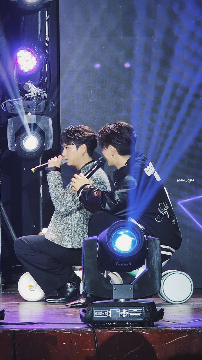 tomo_ojaa's tweet photo. 🎤૮(⋆'ε '⋆)ა ᴮᵒᵒᵒ ʢ´• ᴥ •.`ʡ

#PCSunsetTimeinVN
#PerthChimon #เพิร์ธชิม่อน  
#PerthTanapon #ChimonWachirawit https://t.co/Z72CVRz7N4
