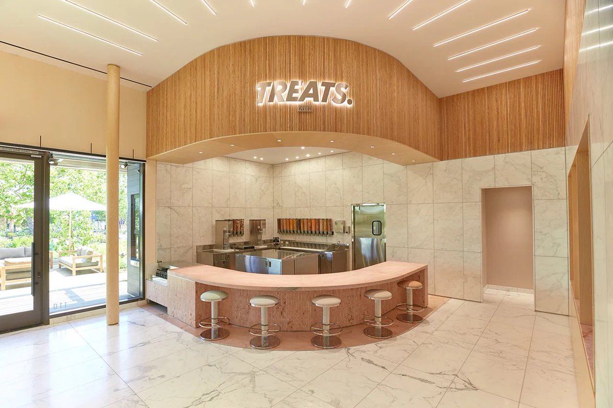 HiMaeGray's tweet photo. Kith Malibu…open for business 🏄‍♂️ https://t.co/HWxkqtaEt1