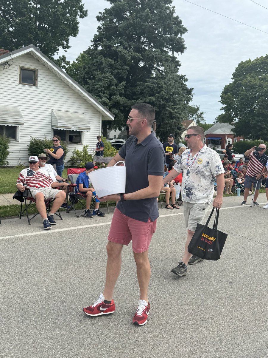 RyanBizzarro's tweet photo. Happy #IndependenceDay from Millcreek’s Fourth of July Parade! 🇺🇸
More of #TeamBizz this #4thofJuly here 👉🏼 https://t.co/JsbxlJcvVK? https://t.co/ot7XHXvitA