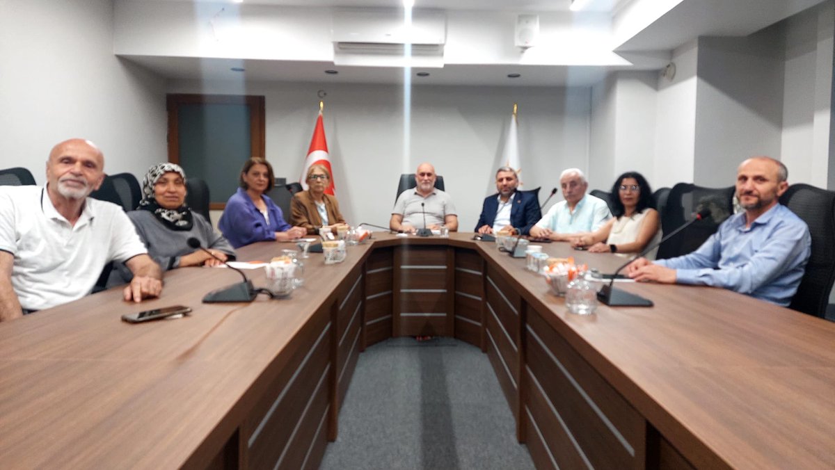 Haftalık Mahalle Toplantımızı İlçe Sorumlumuz Gülsüm Çiçek, Belediye Meclis Üyemiz Abubekir Uçan Başkanlarımız ve Mahalle Yönetim Kurulu Üyelerimizin katılımı ile Toplantımızı gerçekleştirdik.<a href="/burakcifci34/">Burak ÇİFCİ</a> @ahmetgök <a href="/zaferdgn/">F. Zafer Düşgün 🇹🇷</a> <a href="/AbubekirUcan/">Abubekir Uçan</a> <a href="/Glsmiek81692938/">Gülsüm Çiçek🇹🇷</a>