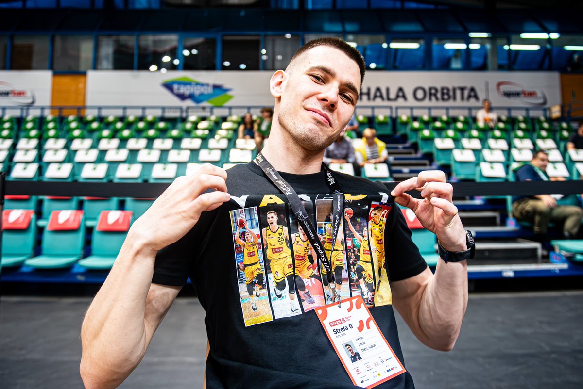 Wiktor Jaroni tweet media