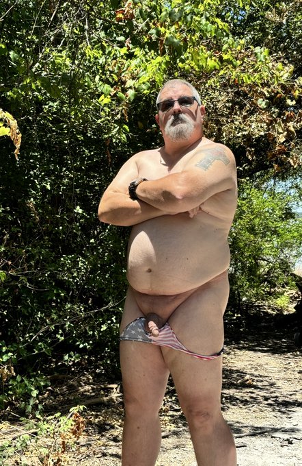 Went out by the lake this afternoon https://t.co/Ec3GQaim1Y