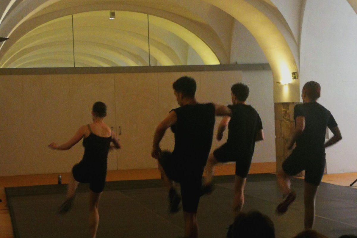 Trobo genial q l'edició d'enguany d <a href="/figueresesmou/">figueresesmou</a> hagi escollit un espai d l'antic arsenal del Castell de Sant Ferran d Figueres x acollir "Folk as Queer". Nous usos x la Fortalesa d la ciutat. #arts #dansa #cultura #Figueres #Empordà