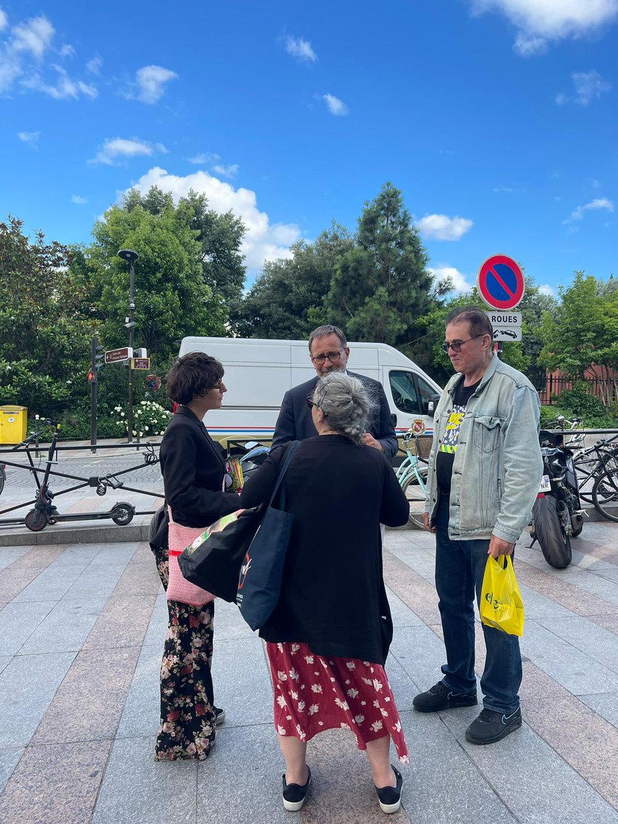 Le combat continue 🔥

A Levallois aujourd'hui, en collage, en tractage, en porte-à-porte. 

Encore 24h pour nous donner la force de relever le drapeau de la France humaniste, en berne après 7 ans de macronisme #NouveauFrontPopulaire