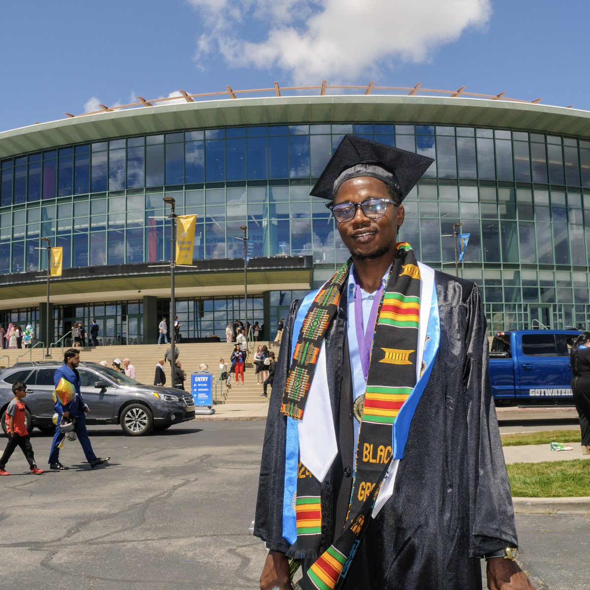 SaltLakeCC's tweet photo. Every July 4th, we have the chance to stop and think about what makes this country great. The answer is you, Bruins. Have a safe and fun holiday. #SaltLakeCC #slccgrad #slccalumni https://t.co/oLYYSeXLmC