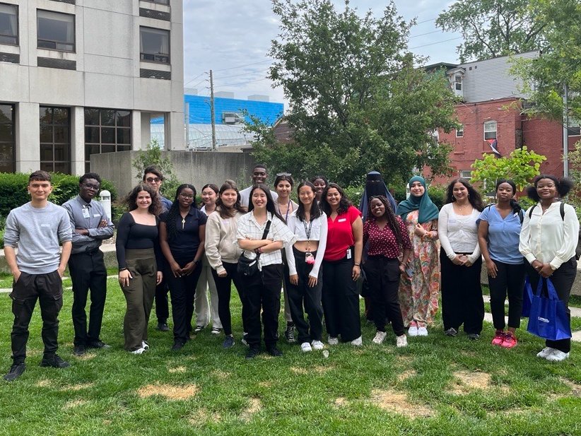 UHNSTEMPathways's tweet image. Meet our summer high school research students @UHN! These incredible students will be assisting research teams across UHN and we look forward to getting to know them better through our summer internship program. 💡