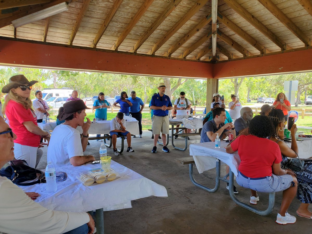 kendall_dems's tweet photo. Thank you to everyone who came out to the #FreeDEM BBQ! Hosted by @kendall_dems every #July4th, we celebrate and appreciate our Democratic leaders, volunteers, and activists for their dedication and hard work. https://t.co/tWzc1oBnwT