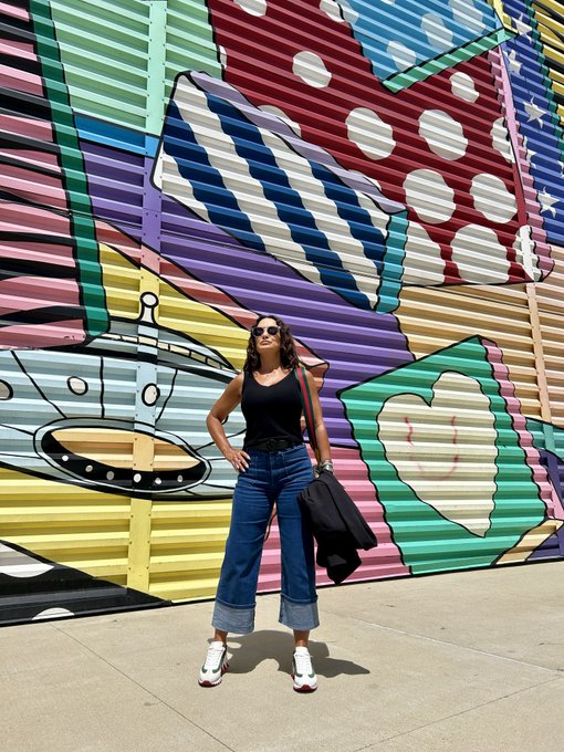 Color me happy in the heart of NYC 🎨🗽 #CityLife #WallArt https://t.co/FR6Znmc7sv<a href="/tag/citylife"class="tags">#CityLife</a><a href="/tag/wallart"class="tags"><span>#wallart</span></a>
