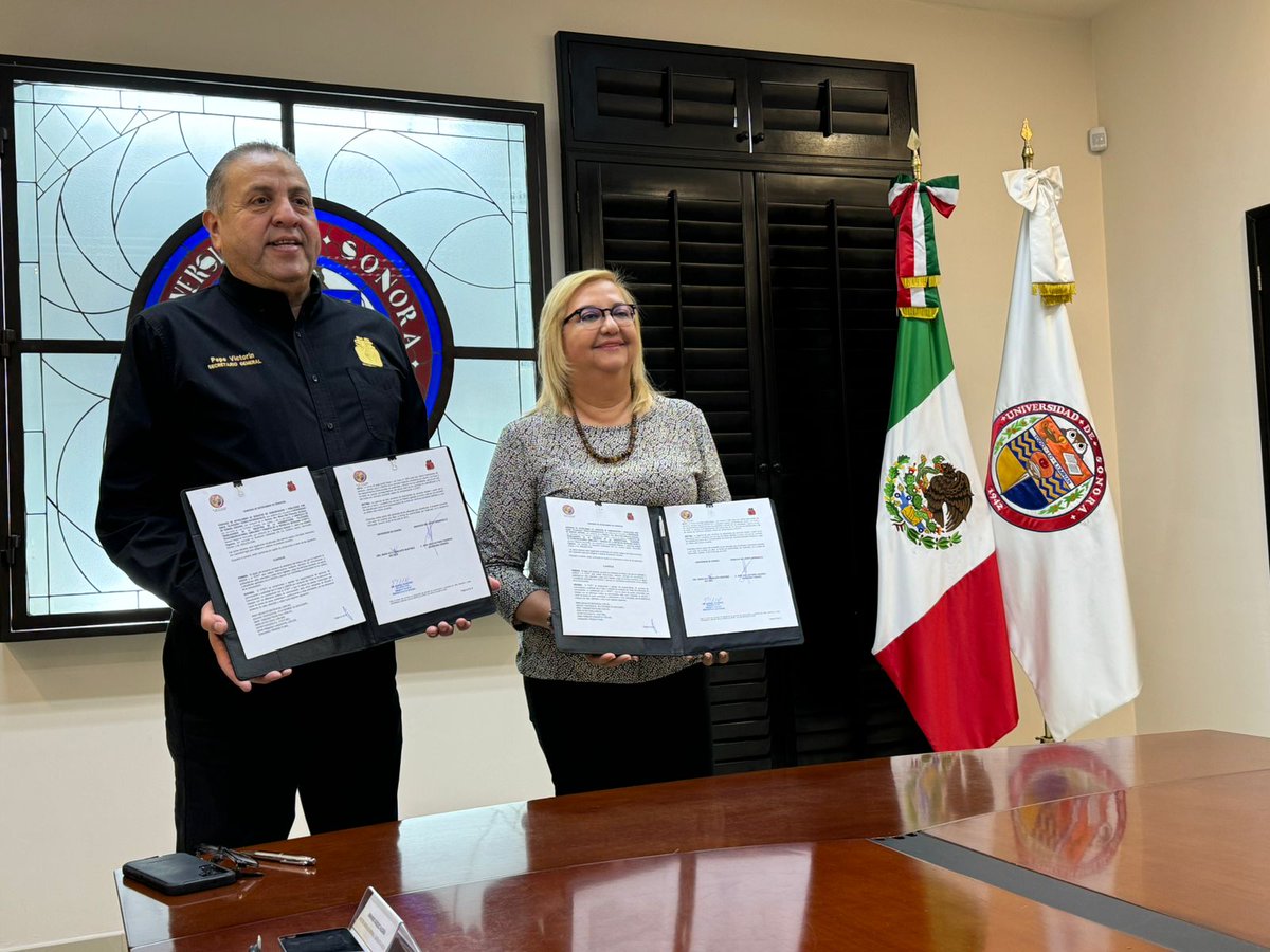 Con la finalidad que nuestros compañeros trabajadores egresados de la carrera de LCC 
<a href="/SoyUnison/">Soy Unison</a> logren el título profesional a través de la experiencia laboral, se firmó convenio de colaboración para 34 trabajadores seleccionados  en el convenio con <a href="/SoyUnison/">Soy Unison</a>
<a href="/STIRTTnacional/">STIRTT Nacional</a>