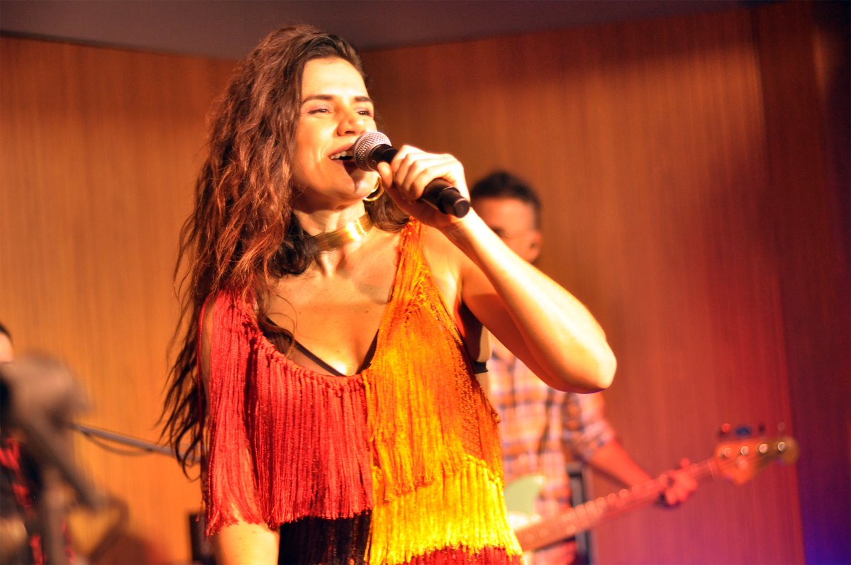 sesccarmo's tweet photo. Que delícia foi o “Forró da Mari”, com Mariana Aydar e sua banda, que aconteceu na quinta-feira passada (27/06), aqui no Sesc Carmo ❤🎶
Quem curtiu com a gente comenta aqui! 😍💬
📸 Renato Di Giorgio / @toycomunicacao
#SescCarmo #SescSP #ForródaMari #MarianaAydar https://t.co/5WSNahxzlW