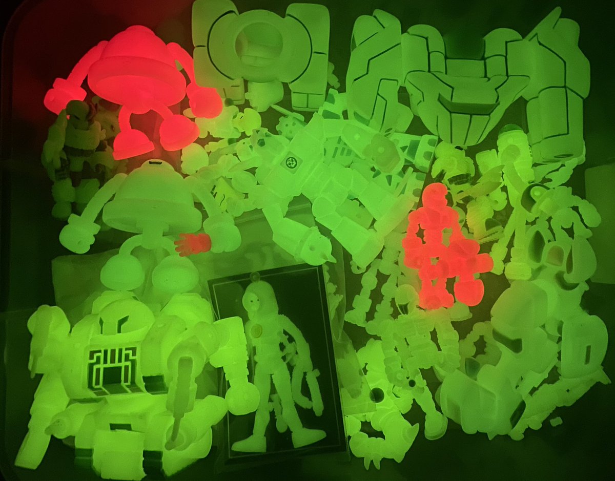 CardbackHero's tweet photo. Found my big bin of #OnellDesign’s (& friends) Spectre #Glyos! #GITD #Gorgeous https://t.co/Yjkbw1L9wF