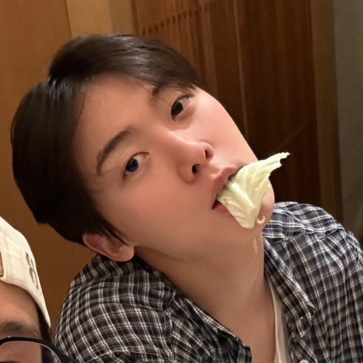 hajimaljja's tweet image. 언제 다 커서 양배추도 먹고 솔로도 나오고 ㅠㅠ 감격