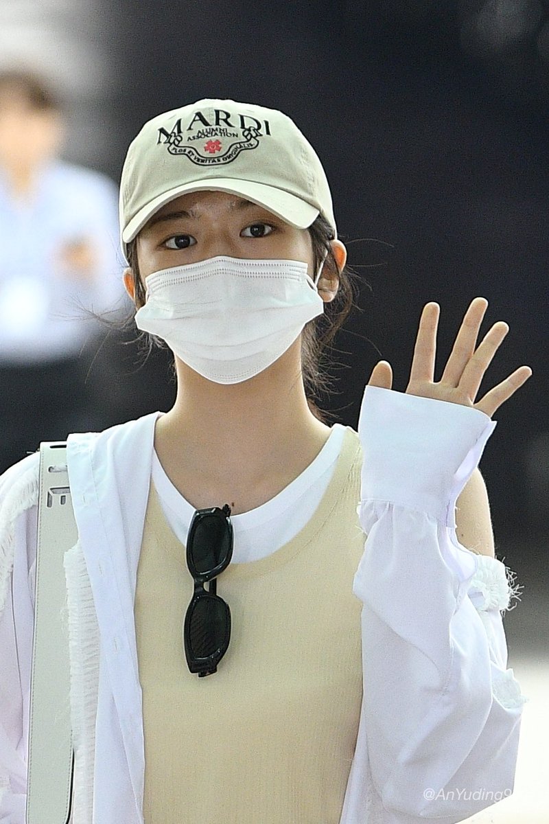 240705 👋👋

#아이브 #IVE #안유진 #YUJIN
<a href="/IVEstarship/">IVE OFFICIAL</a> <a href="/IVE_twt/">IVE</a>