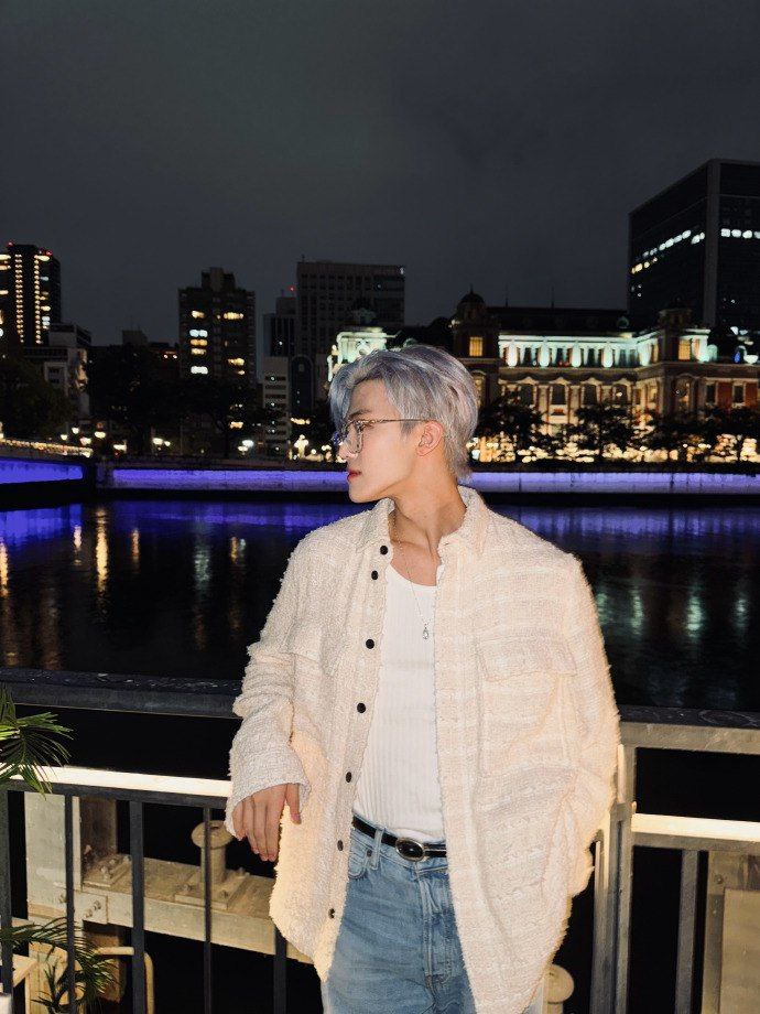 아직 밤은 너무 어리니까 알뜰하게 보내자구요.