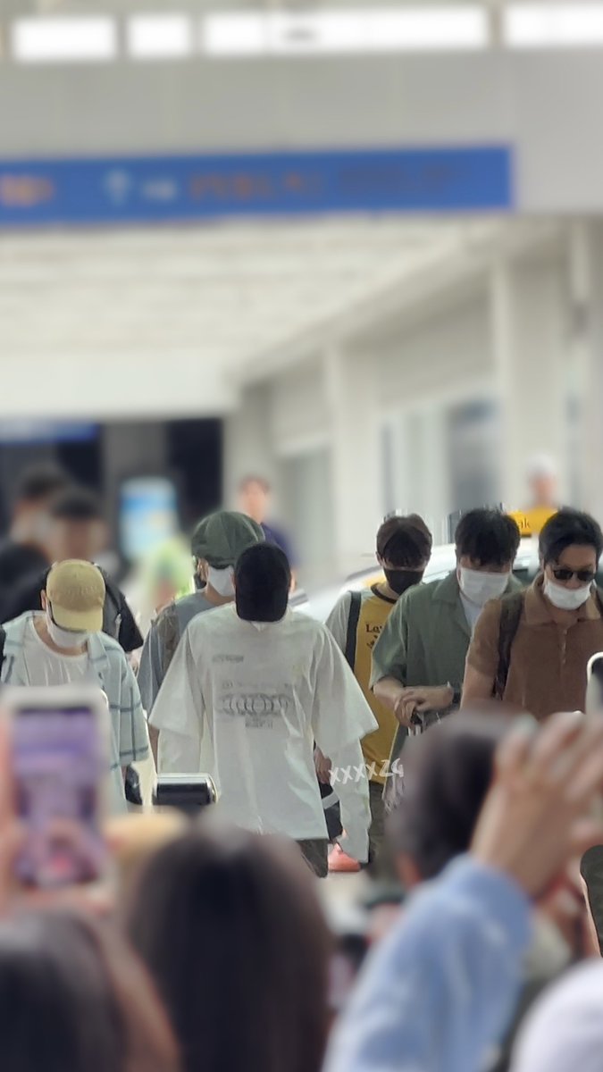 240705 ICN 출국🛫

☁️🐻🐰🐯🐴🤴🏻

#슈퍼주니어 #SUPERJUNIOR
#예성 #YESUNG 
#신동 #SHINDONG 
#은혁 #EUNHYUK 
#동해 #DONGHAE 
#시원 #SIWON 
#려욱 #RYEOWOOK