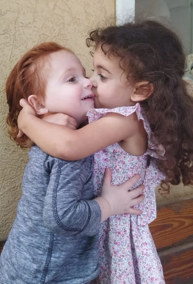 OliLondonTV's tweet image. This is Ariel Bibas and his best friend. 

The 4 year old boy loved spending time with his friends from kindergarten. 

But for 8 months this boy hasn’t been able to see any of his friends. 

They miss him so much and are waiting each day for him to return. 

But instead he has…