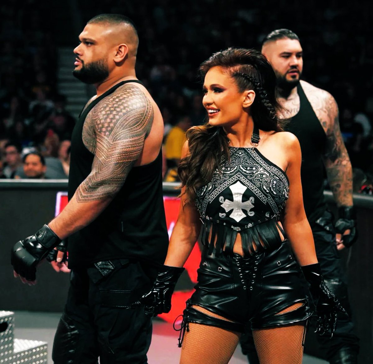 MasteryPredator's tweet photo. โฆPlotting our next move. โ ๏ธโ ๏ธโ ๏ธ
#AuthorsofPain #Scarlett #WWERaw
#theFinalTestament https://t.co/T1Q3iJwSqP