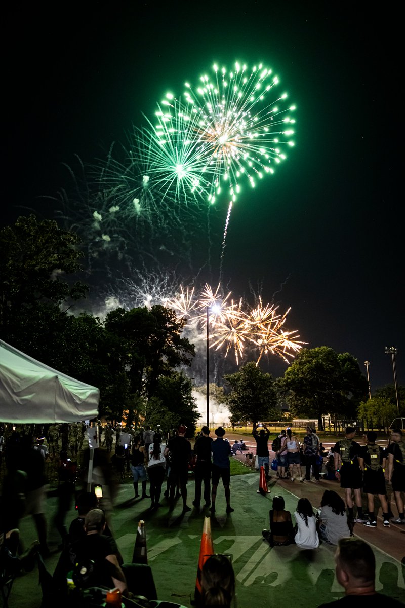 FortLeeUSArmy's tweet image. Happy 4th of July!

Here are some photos from our magical celebration last night.

#Community #TrueFaithAndAllegiance