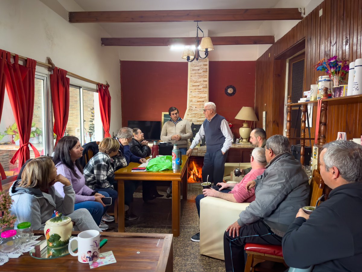 Como es tradición en la 62 luego de cada elección es agradecer. Agradecer por el compromiso, el trabajo y la militancia.
Hoy visitamos a vecinos en 25 de Agosto, Independencia, Cardal y 25 de Mayo.
Gracias a todos…