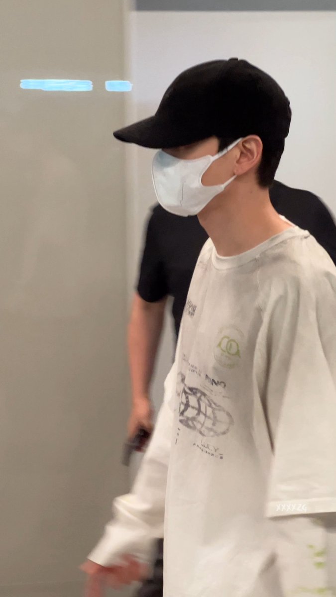 240705 ICN 출국🛫

86line

#슈퍼주니어 #SUPERJUNIOR
#은혁 #EUNHYUK 
#동해 #DONGHAE 
#시원 #SIWON