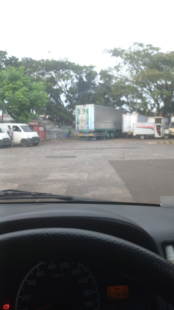 ilhrizk's tweet photo. Launching terus, meeting pagi, disuruh ikut FFL, Menyala gini baru jam 8 kumpulin nyawa dulu kali ah https://t.co/o9qzkzf1Nx