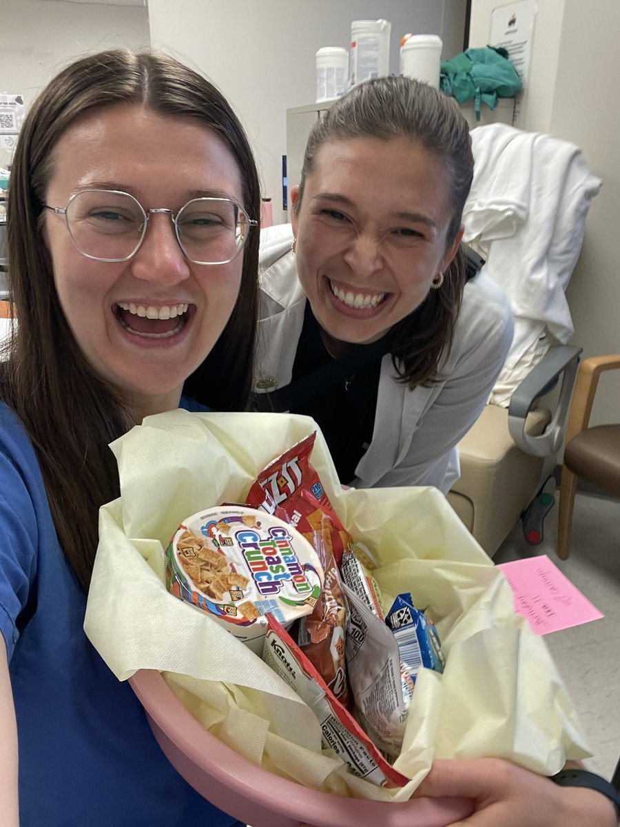 Working nights on your birthday made fun by amazing sub I super star <a href="/MedinaCathlyn/">Cathlyn Medina</a> and co-interns <a href="/mary_moyamendez/">Mary Moya-Mendez</a> <a href="/simplyy_ruby/">Ruby Lopez</a> !!! So grateful for snacks and friends ❤️