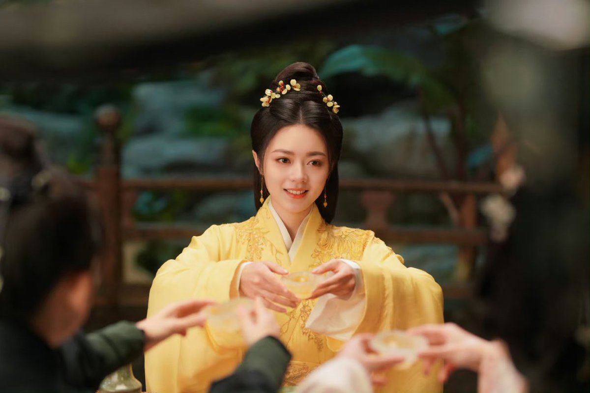 Officially in charge in the inspector division.
#ThePrincessRoyal 
#ZhaoJinmai 
#princesslirong