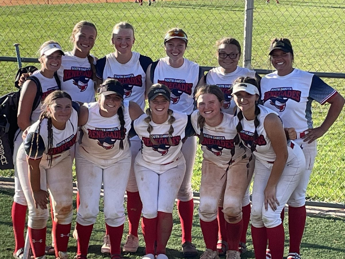 Rennies celebrated the 4th of July🧨with 2 more pool play wins over NJ Intensity and VA Glory. Pool play wraps up tomorrow with games at 8:00a &amp; 9:45a. #BoulderIDT #LGR