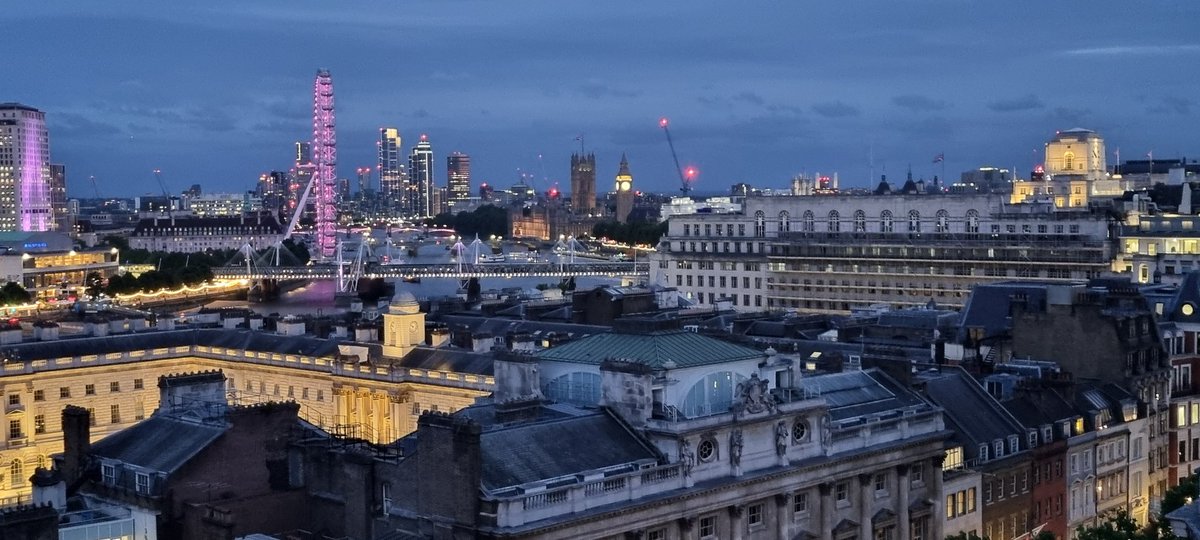 sarahcastell's tweet photo. Massively exciting place to be for the Geek Oscars as we look at the exit poll at #KingsElectionNight https://t.co/a1WqNKsaOe