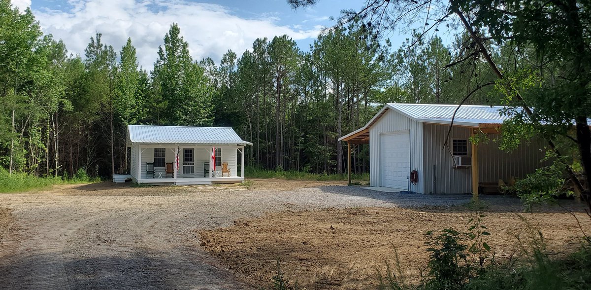 LAChas77's tweet image. Zero permits, licenses, fees, inspections, or approvals.
Just 1 man, 2 dogs, and 1 year in the best country ever 🇺🇸 🇺🇸 🇺🇸