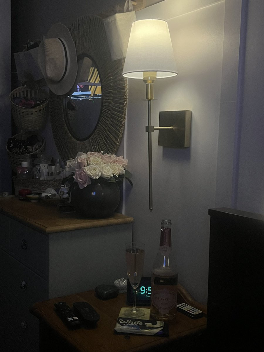 DuchessofSheepsTown tweet media