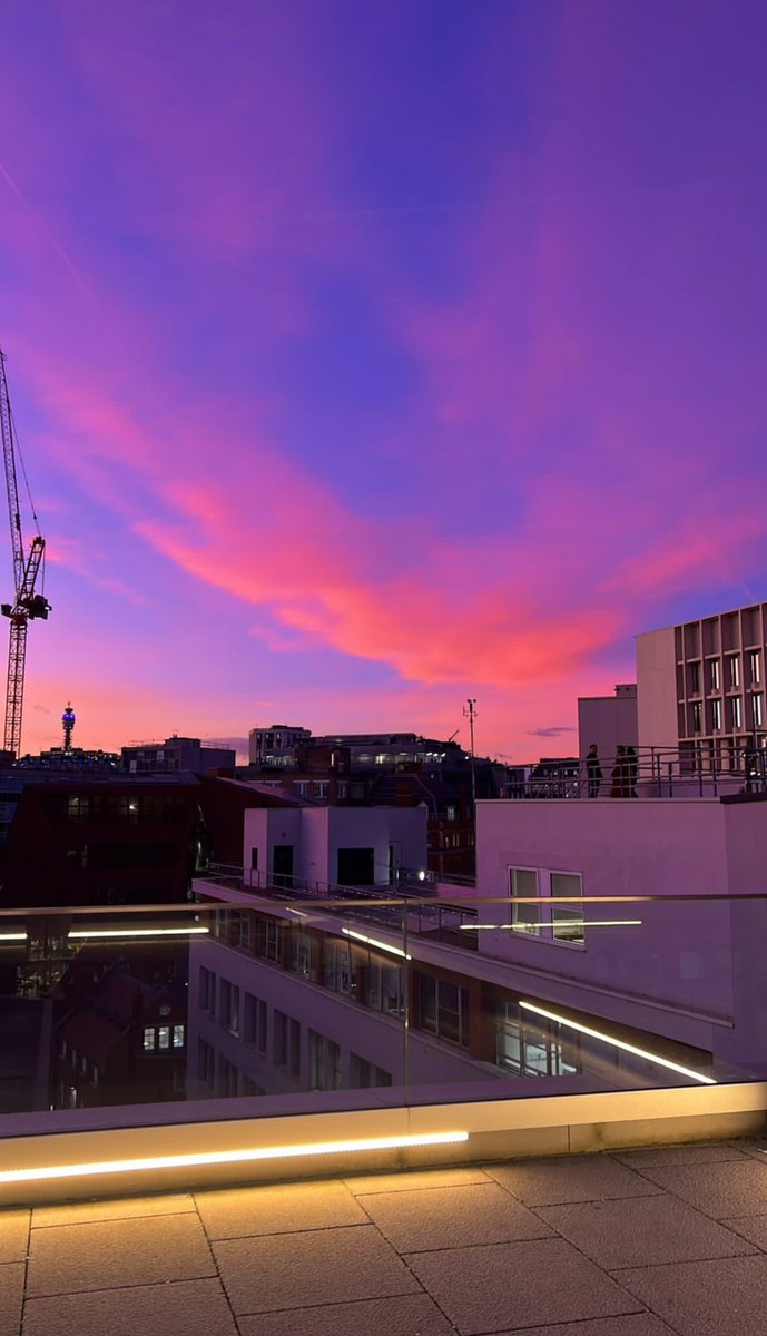 CEOofSunsets's tweet photo. im a sucker for pretty skies https://t.co/owqVe0U15B