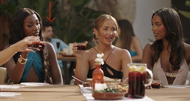 This fella definitely got more screen time than Joel.

Not even joking.

#LoveIslandUK #LoveIsland