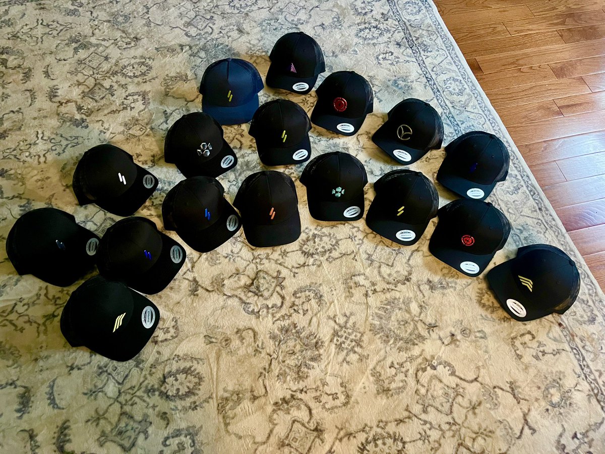 In a dilemma <a href="/ParallelAiRev/">AiRev (Prediction Arc)</a>  which should I wear on vacation?